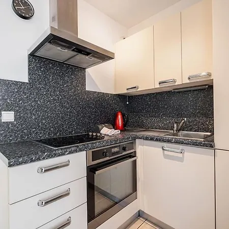 Apartamento Central And Stylish 2 Bed Apt With Parking *