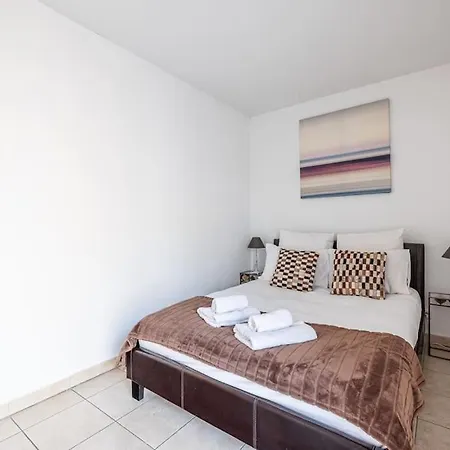 Apartamento Central And Stylish 2 Bed Apt With Parking Antibes