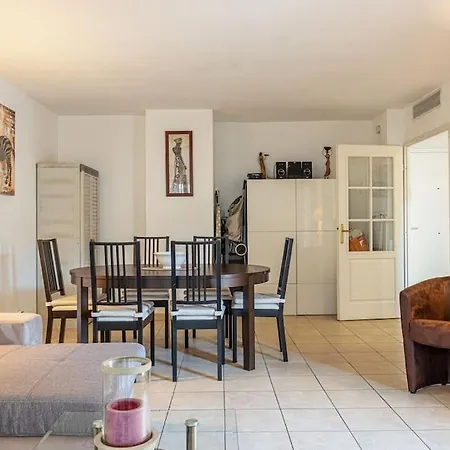 Apartamento Central And Stylish 2 Bed Apt With Parking *