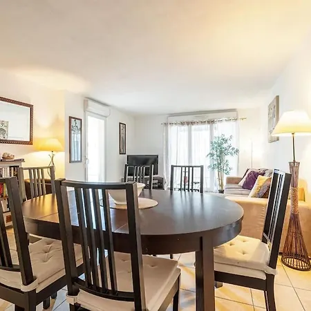 Apartamento Central And Stylish 2 Bed Apt With Parking *