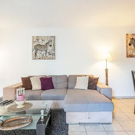 Central And Stylish 2 Bed Apt With Parking Antibes