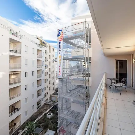 Central And Stylish 2 Bed Apt With Parking Apartamento