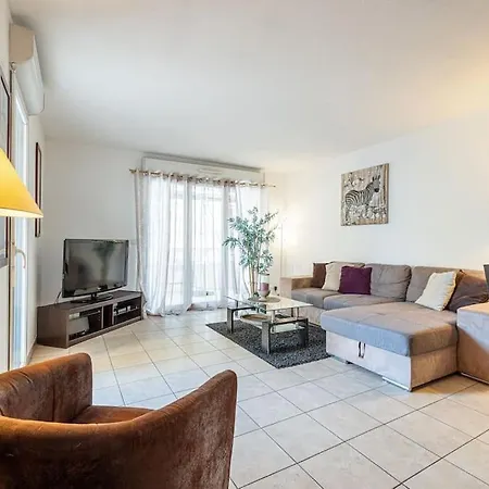 Central And Stylish 2 Bed Apt With Parking Apartamento *