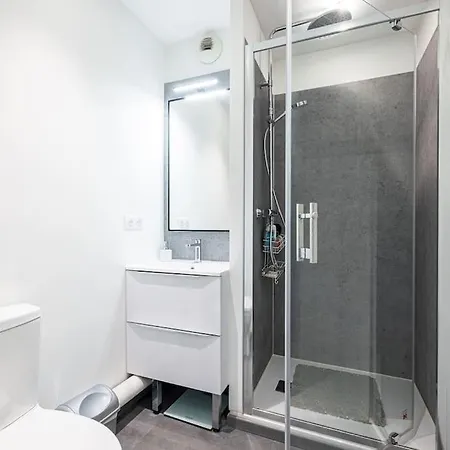 Central And Stylish 2 Bed Apt With Parking Apartamento Antibes